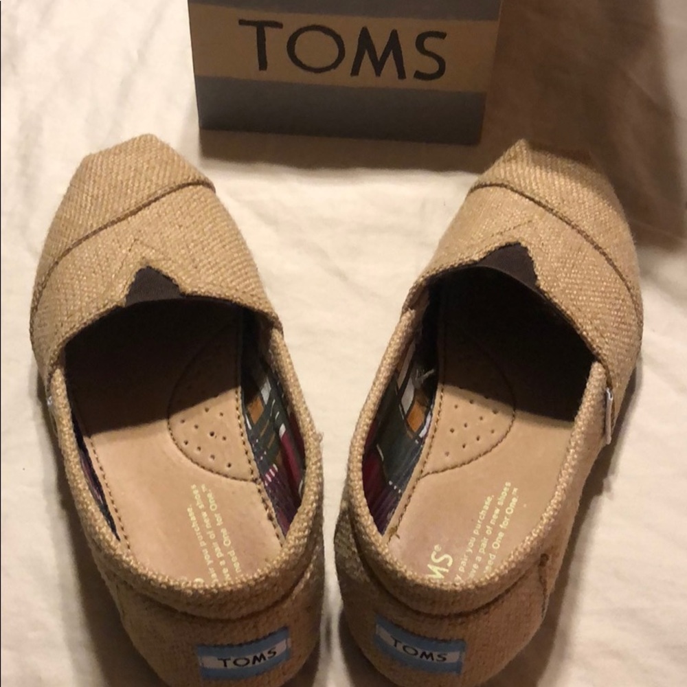 Toms Burlap
